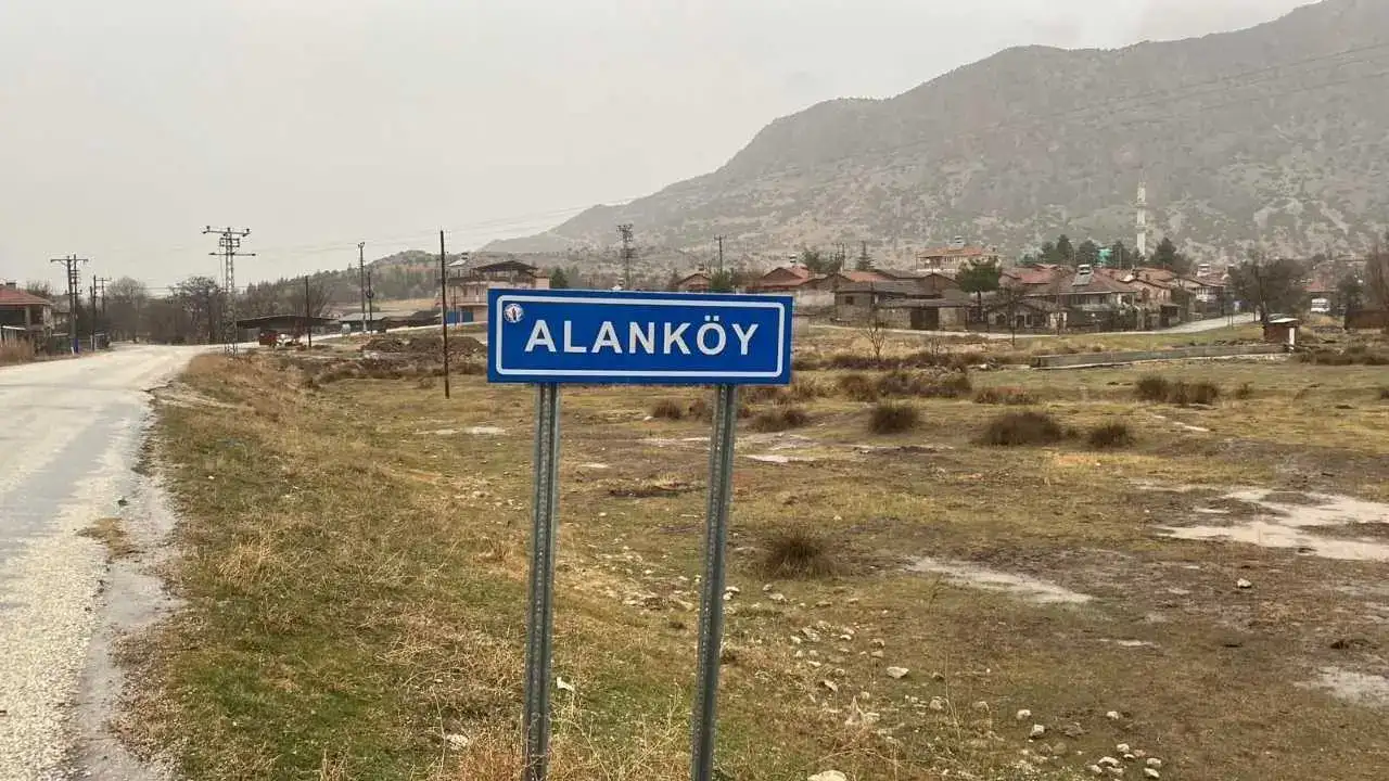 Burdur’da DSİ Kepçesi Gece Yarısı Çalındı! Define İddiası Sarstı 3